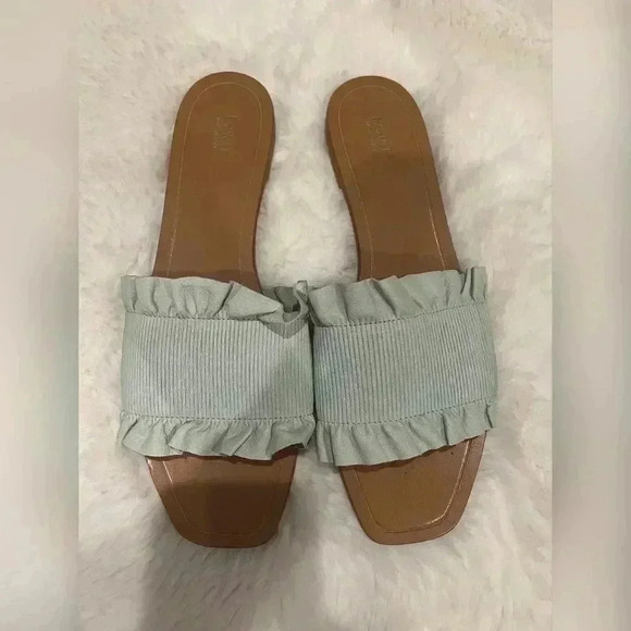 Lewit Cassandra Leather Ruffle Slip On Sandals - Picture 5 of 5